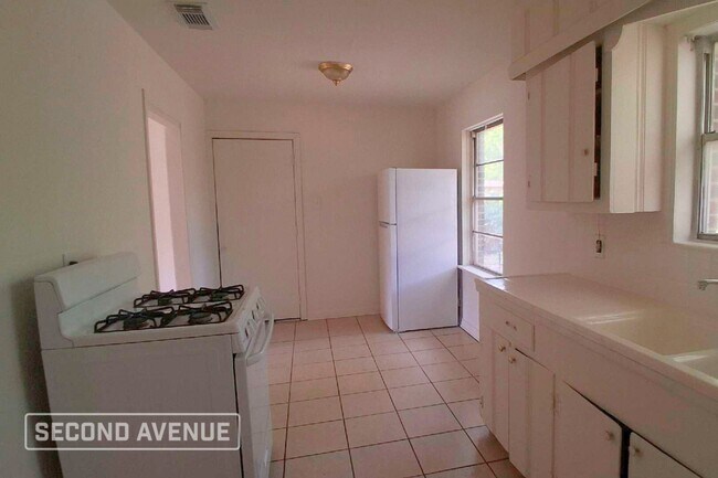 Photo - 343 E Delz Dr