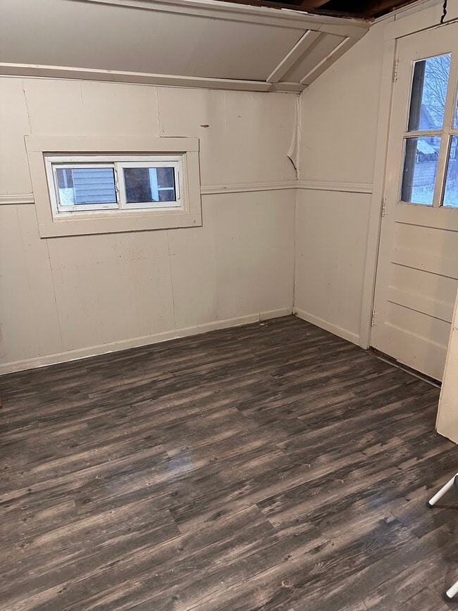 Photo - 421 Balsam St