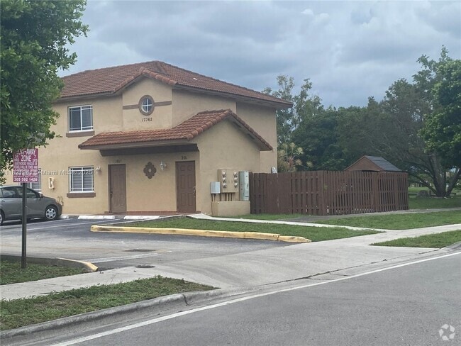Building Photo - 17362 NW 74th Ave Unit 201 Rental