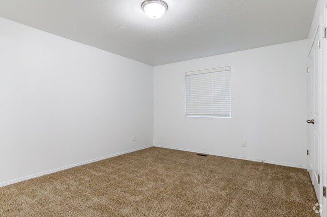 4BR, 3BA - 2,550SF