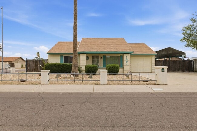 Photo - 1301 W Montoya Ln