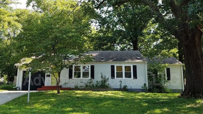 Building Photo - 8239 Woodward Rental