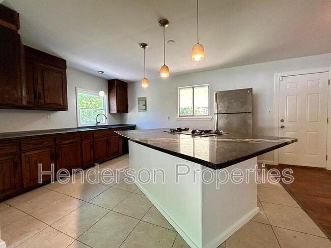 Photo - 908 Bilmark Ave