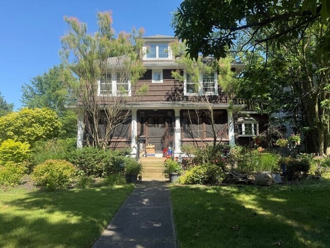 Photo - 2425 Demington Dr