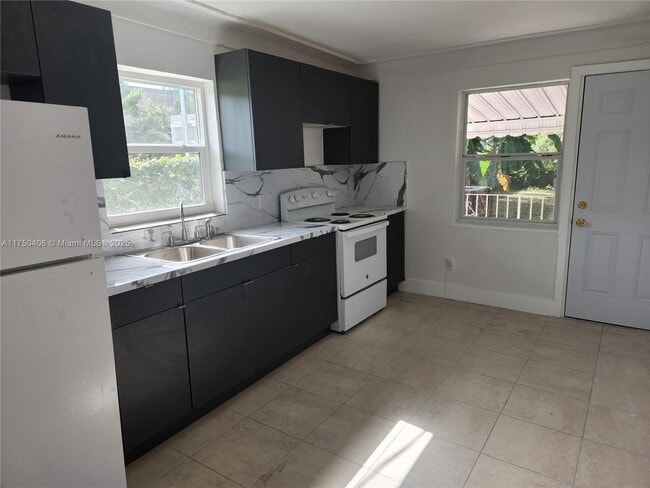 Building Photo - 599 NW 94th St Rental