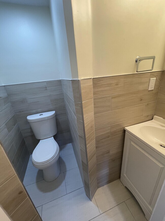 Photo - 2709 Kirkbride St