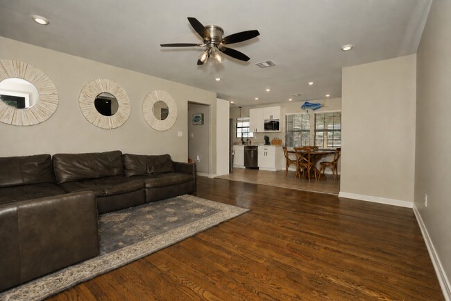 Photo - 114 S Ringgold St