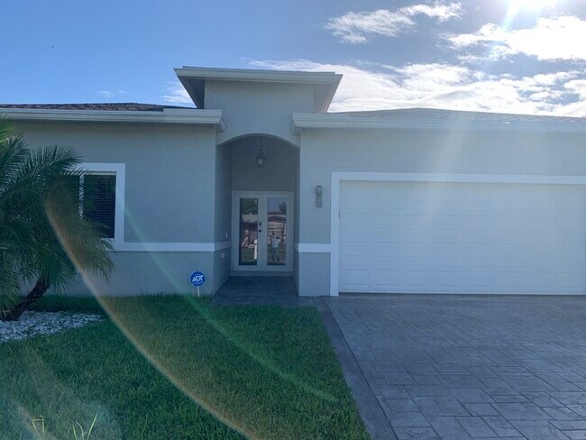 Photo - NEWER CONSTRUCTION MODERN HOME