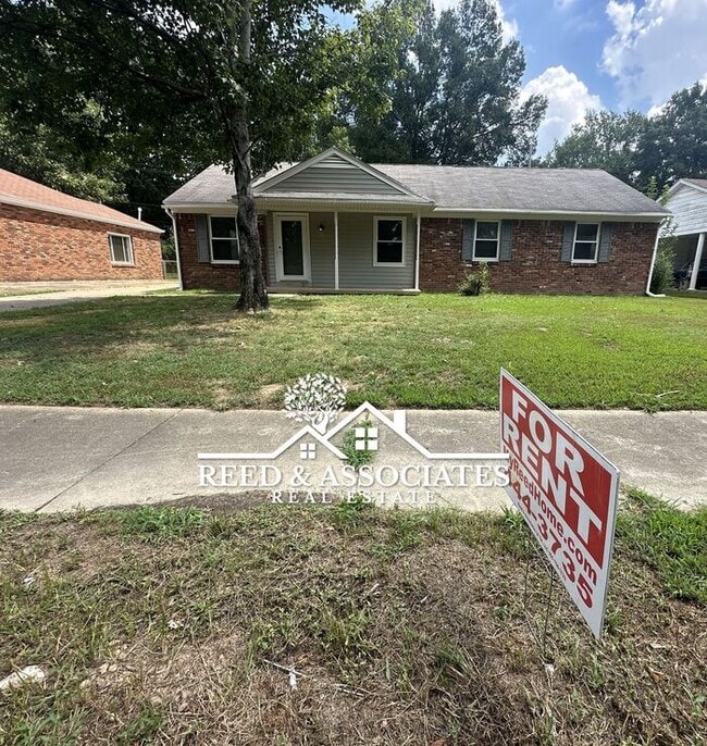 Building Photo - Spacious 4 Bedroom with Large Backyard! Rental