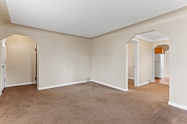 Photo - 23100 Shakespeare Ave