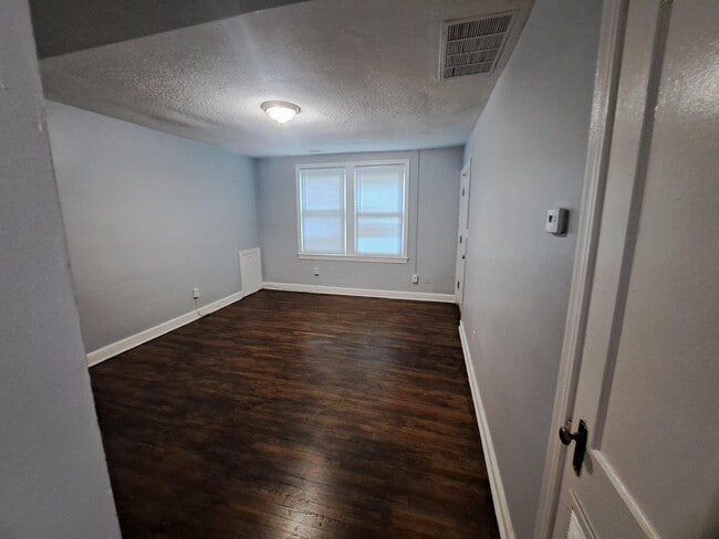 Building Photo - 3516 Ely Pl SE Unit 4