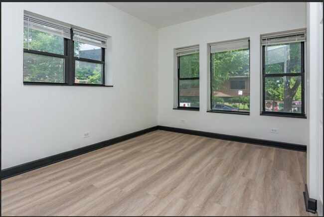 Building Photo - 5629 W Washington Blvd Unit 110