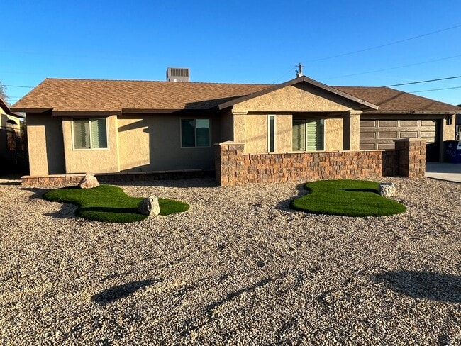 Building Photo - WINTER RENTAL 2026-2027