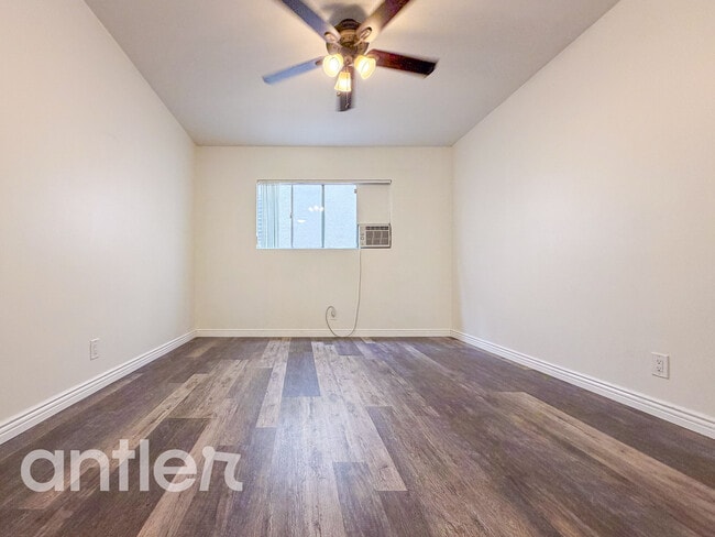 Photo - 14270 Dickens St Unidad 4