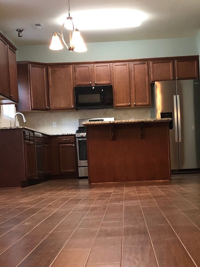 Photo - Stunning 3 bedroom, 2 1/2 bath 2 story home