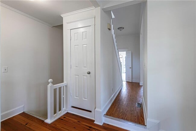 Photo - 815 Edgewood Ave NE