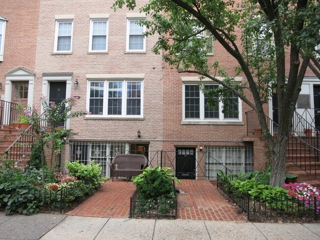 Fotografía del edificio - 1755 Q St NW Unidad Apt A