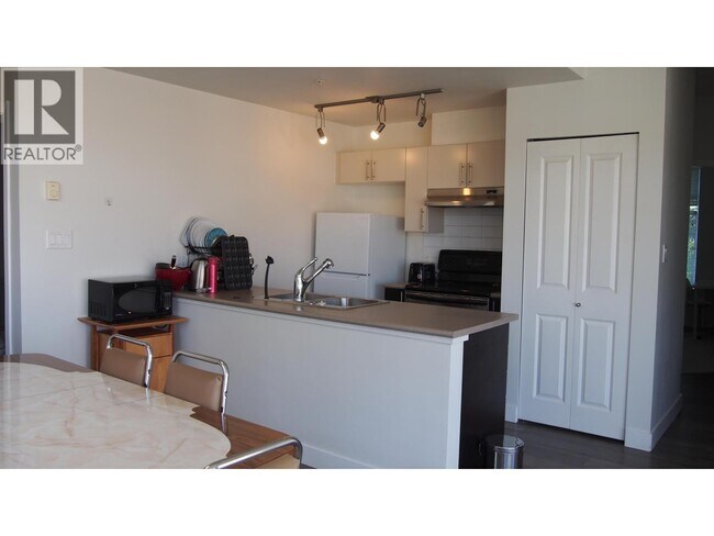 5692 Kings Rd Unit 310