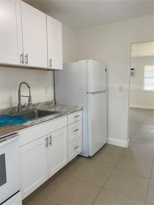 Photo - 2736 NW 15th Ct Apartment Unit 2
