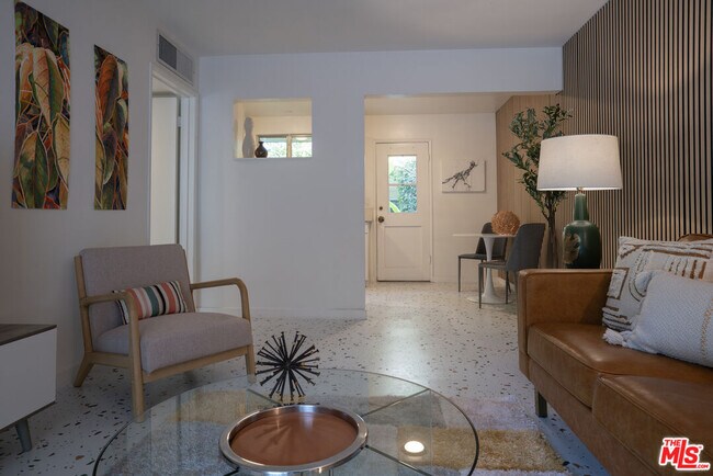 Photo - 459 E Avenida Olancha