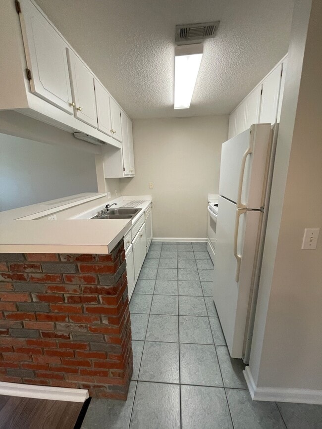 Photo - 112 Candle Brook Dr