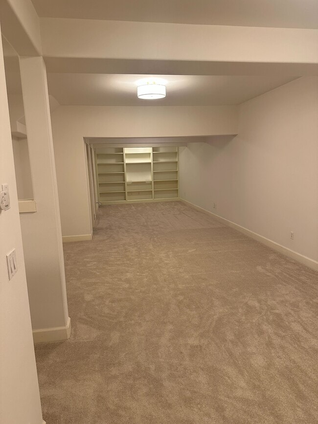 Photo - 109 Shy Bear Way NW