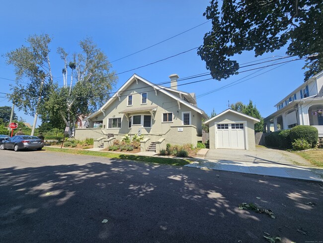 Building Photo - 1164 Ocean Ave Rental
