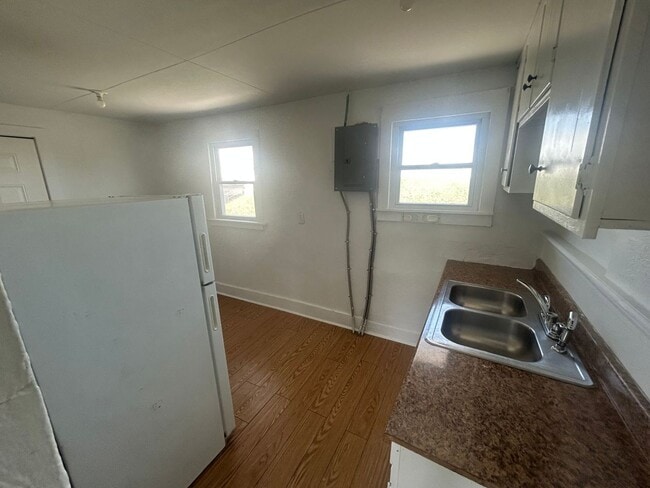 Photo - 218 Segur Ave Unit Upper