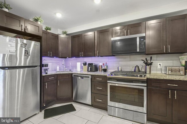Photo - 1431 Poplar St Apartment Unit D