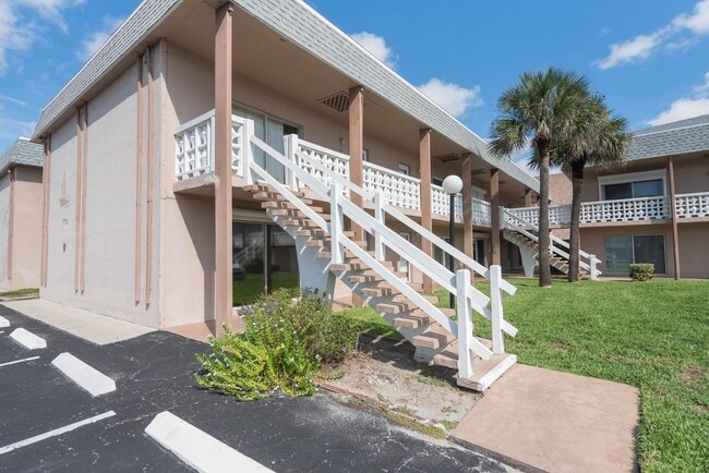 Building Photo - Escape to paradise at this vibrant Cocoa Beach condo!