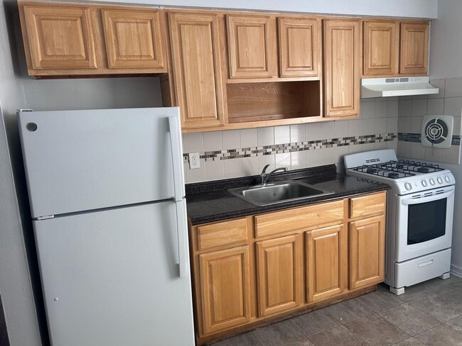 Photo - Gran Prix Apartments