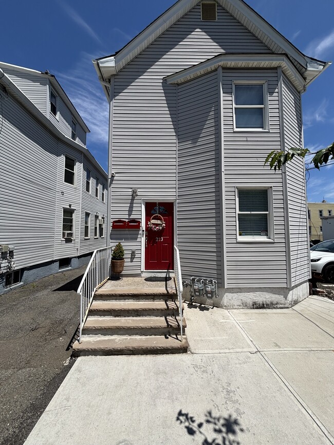 Photo - 213 Lakeview Ave Unidad #2