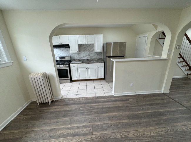 Photo - 7101 Radbourne Rd