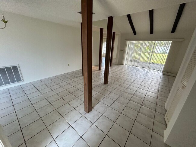Photo - 1429 Dogwood Dr