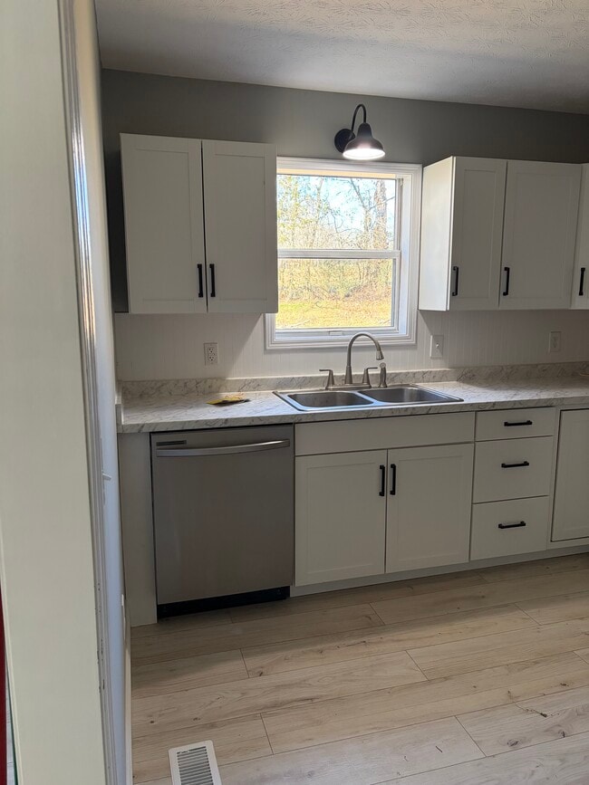 Photo - 41 Roberts Ln