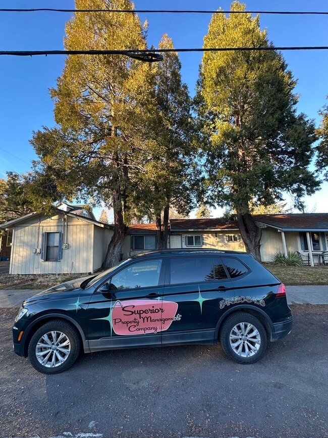 Photo - Newport Ave Triplex - 00404-NEWP-00 Unidad Newport Ave., 410 NW - 00410-NEWP