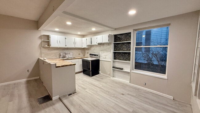 Photo - 235 E Main St