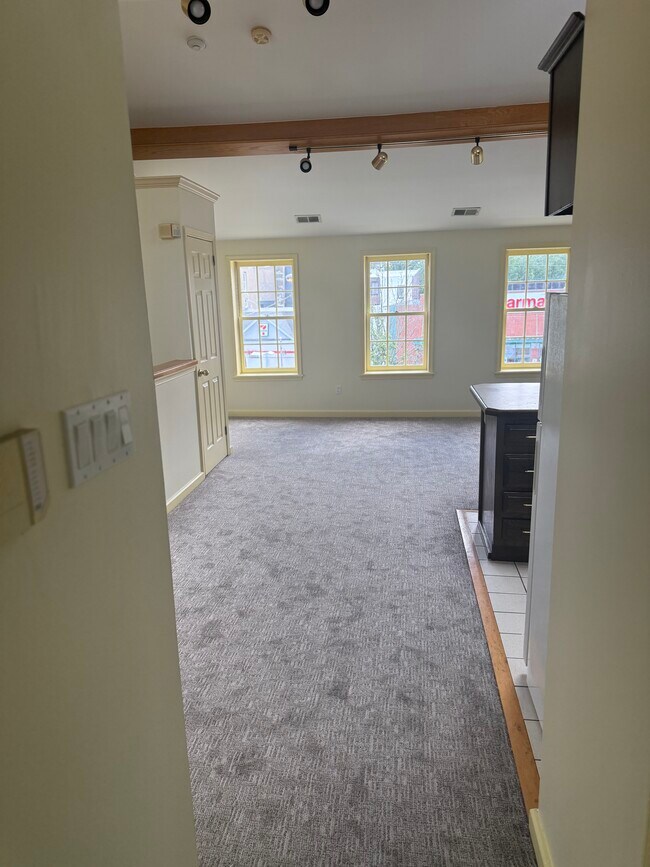 2321 Fairmount Ave Unit 3