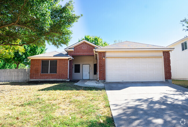 Building Photo - 1611 Sunnycrest Cir Rental