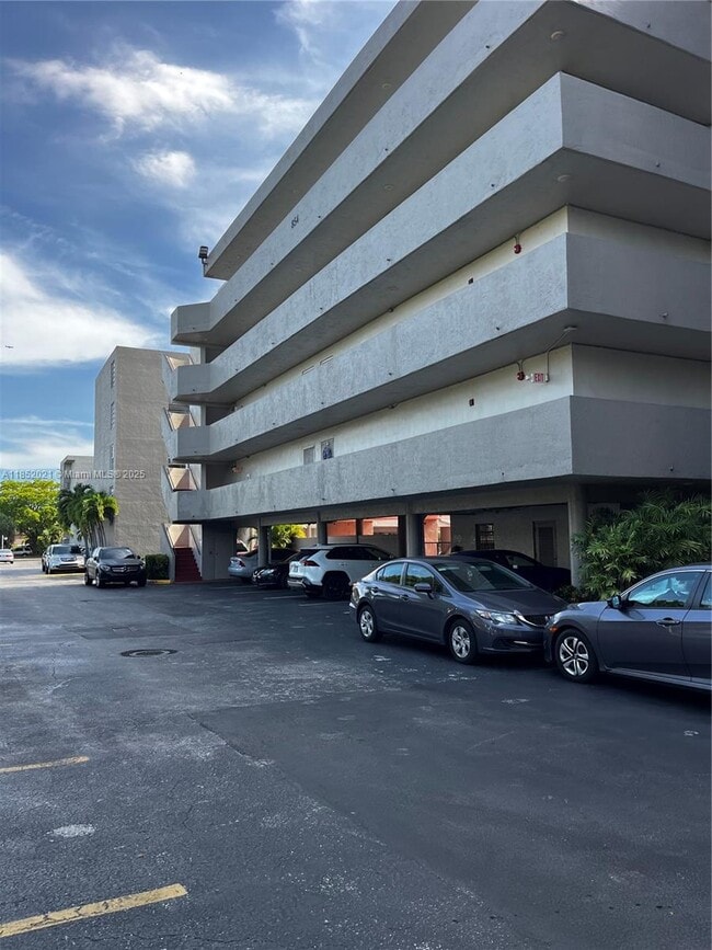 Building Photo - 802 NW 87th Ave Unit 319 Rental