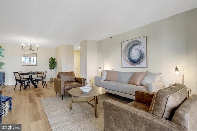 Building Photo - 900 N Stafford St Unit 1815 Rental
