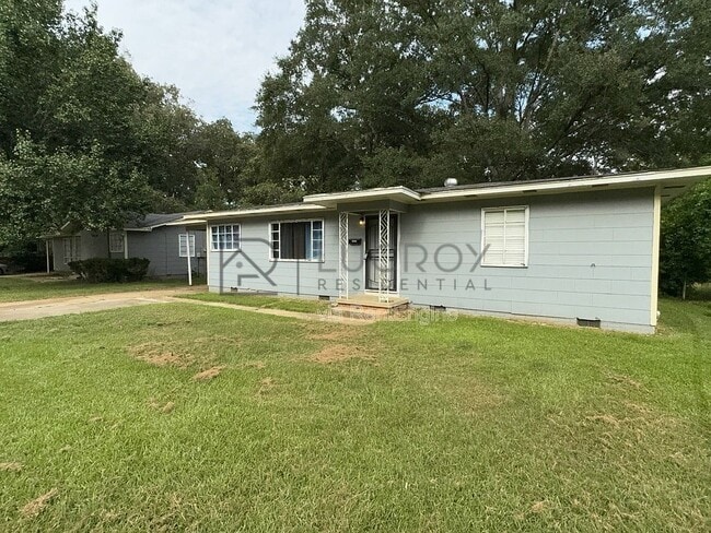 Photo - 3030 Oak Forest Dr
