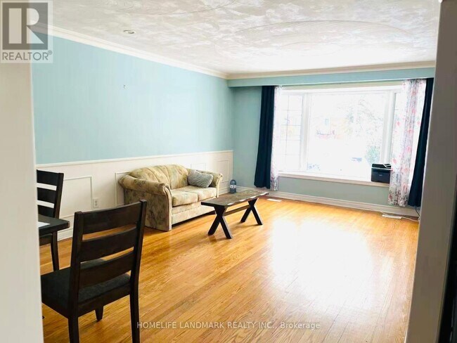 Photo - 3498 Orion Crescent