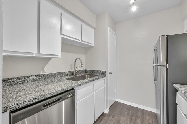Photo - Woodcreek Apartments