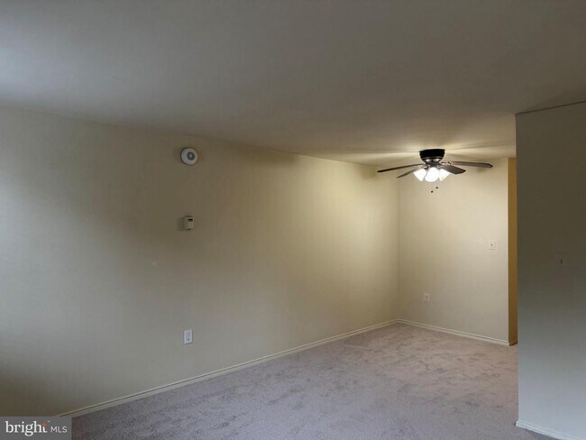 801 N Pitt St Unit 220