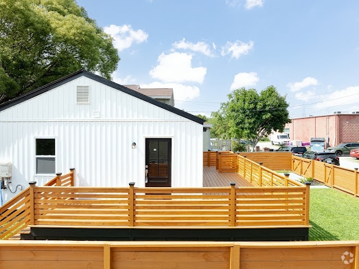 Building Photo - 1405 Holt St Rental