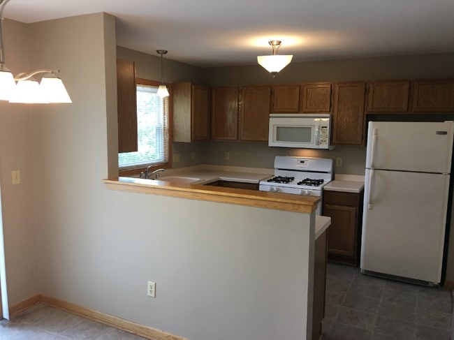 Building Photo - 2042 Cliff Alex Ct S