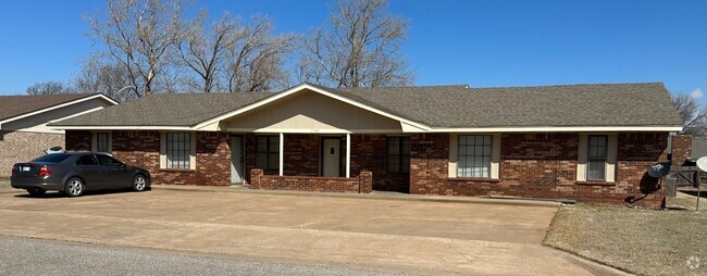 Building Photo - 2309 Lynn Ln Unit 3 Rental