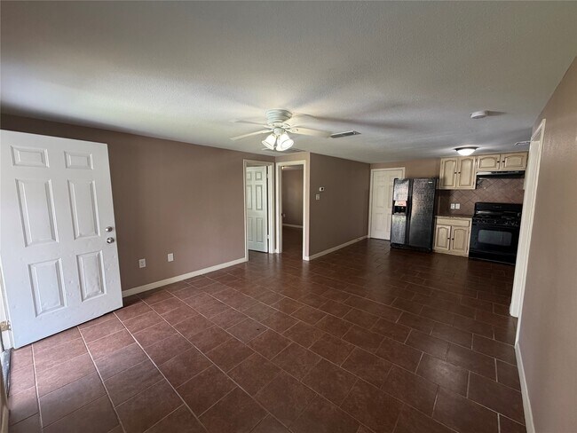 Photo - 1720 Roxella St