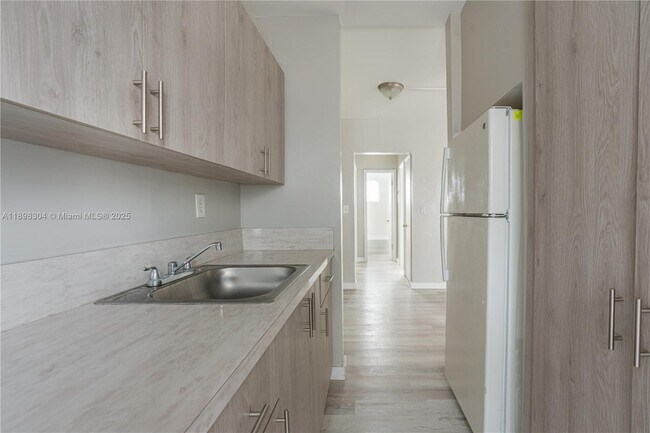 Photo - 7311 Gary Ave Unidad 7